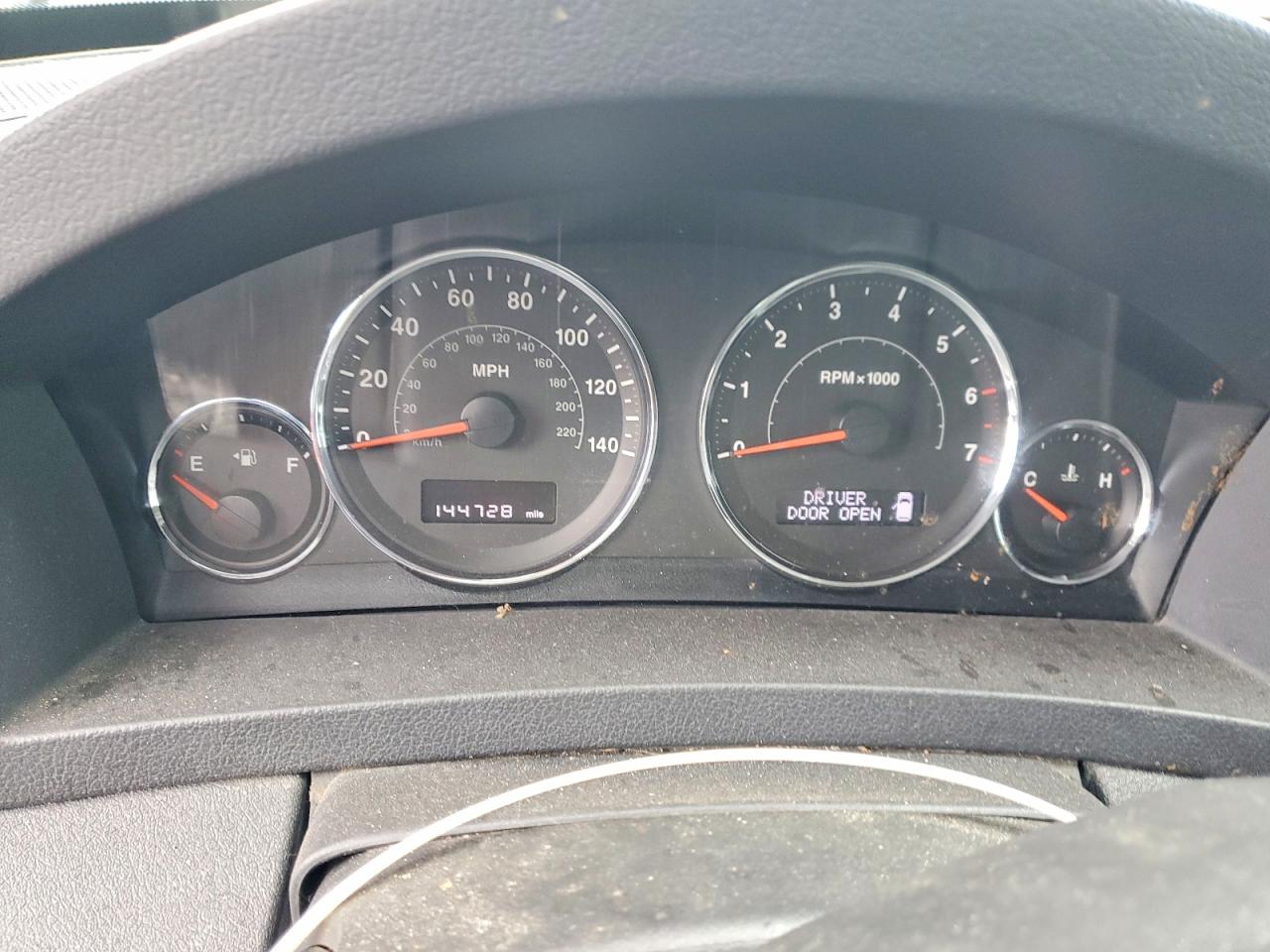 2008 Jeep Cherokee VIN 1J8HR48NX8C243589 photo 9