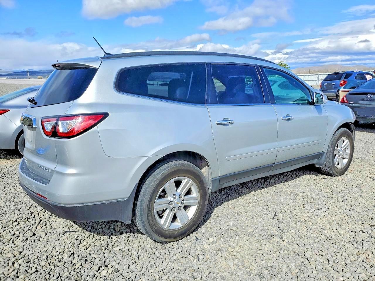 2014 Chevrolet Traverse VIN 1GNKVGKD3EJ290231 photo 3