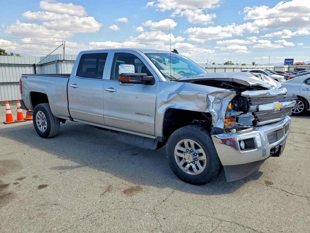 2018 Chevrolet All models VIN 1GC1KWEY8JF142322 photo 4