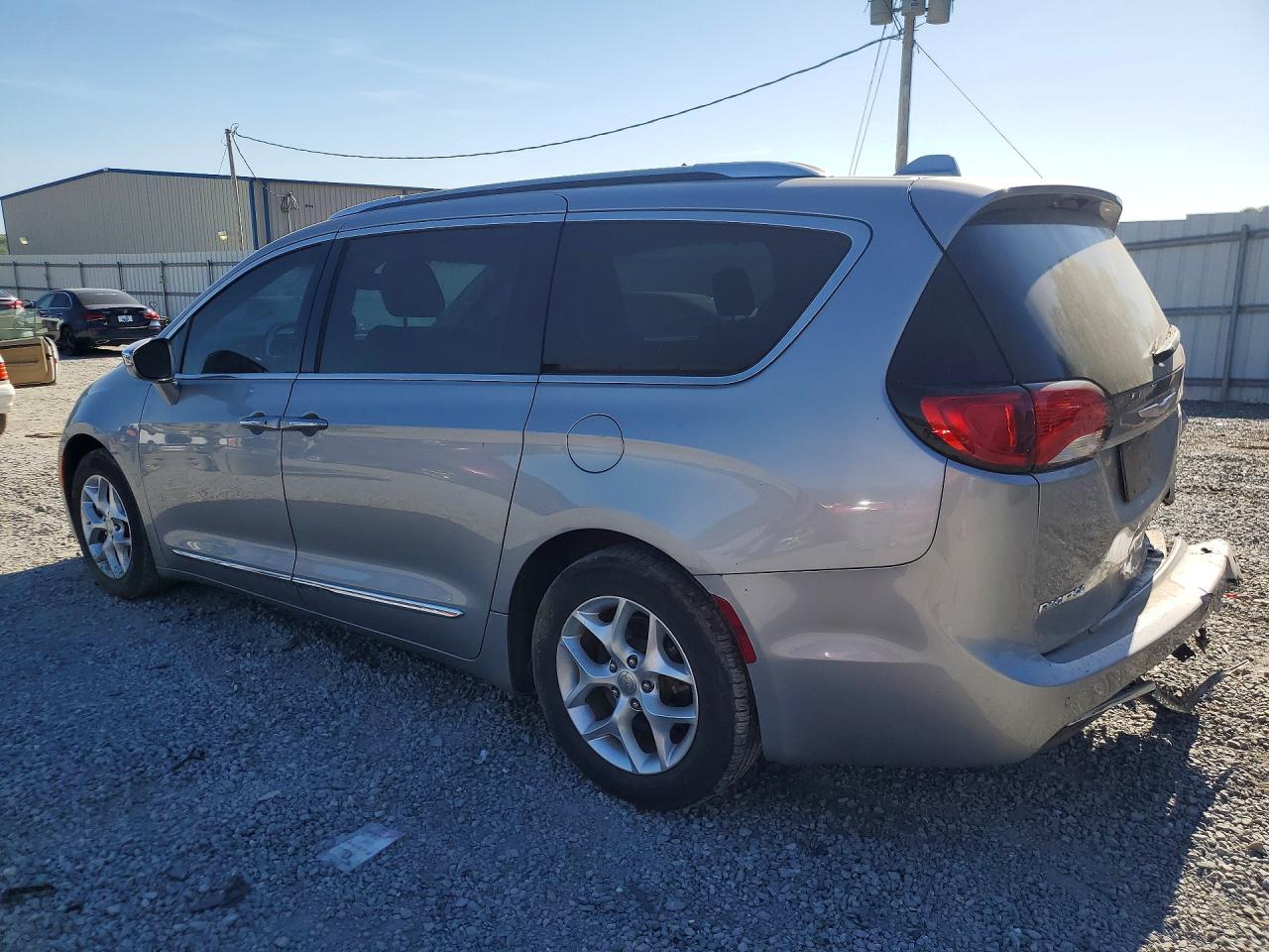 2019 Chrysler Pacifica VIN 2C4RC1GG2KR730959 photo 2