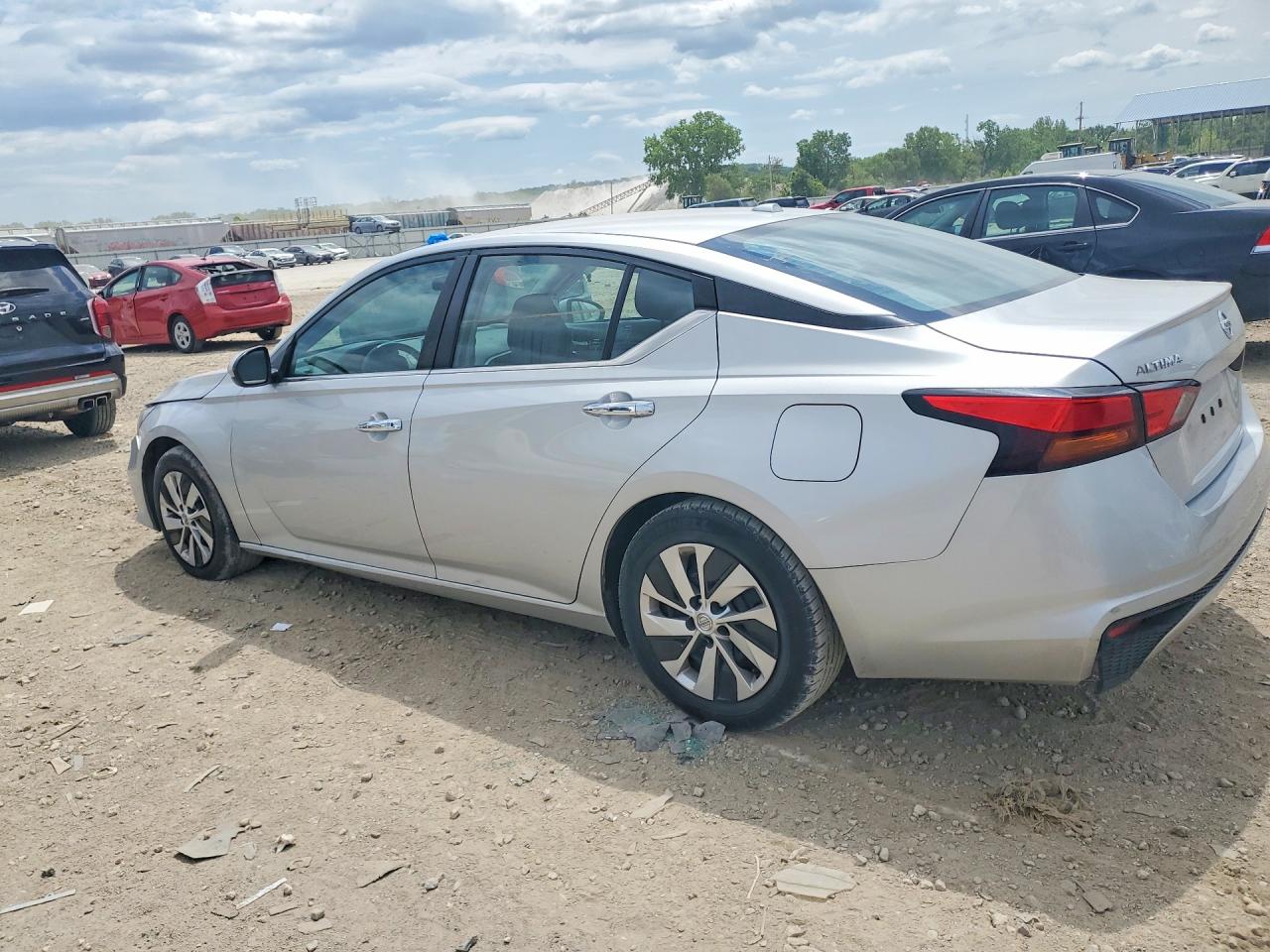 2020 Nissan Altima VIN 1N4BL4BV3LC222458 photo 2