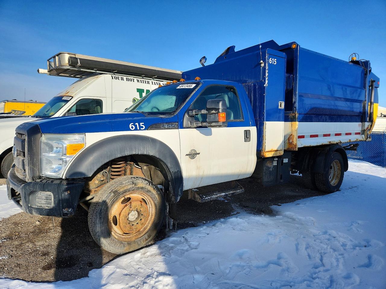 2011 Ford F550 VIN 1FDUF5HT5BEB50019 photo 1