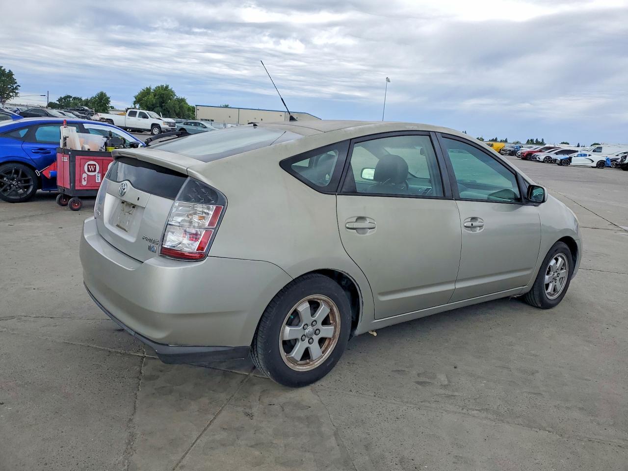 2004 Toyota Prius VIN JTDKB20U840094507 photo 3