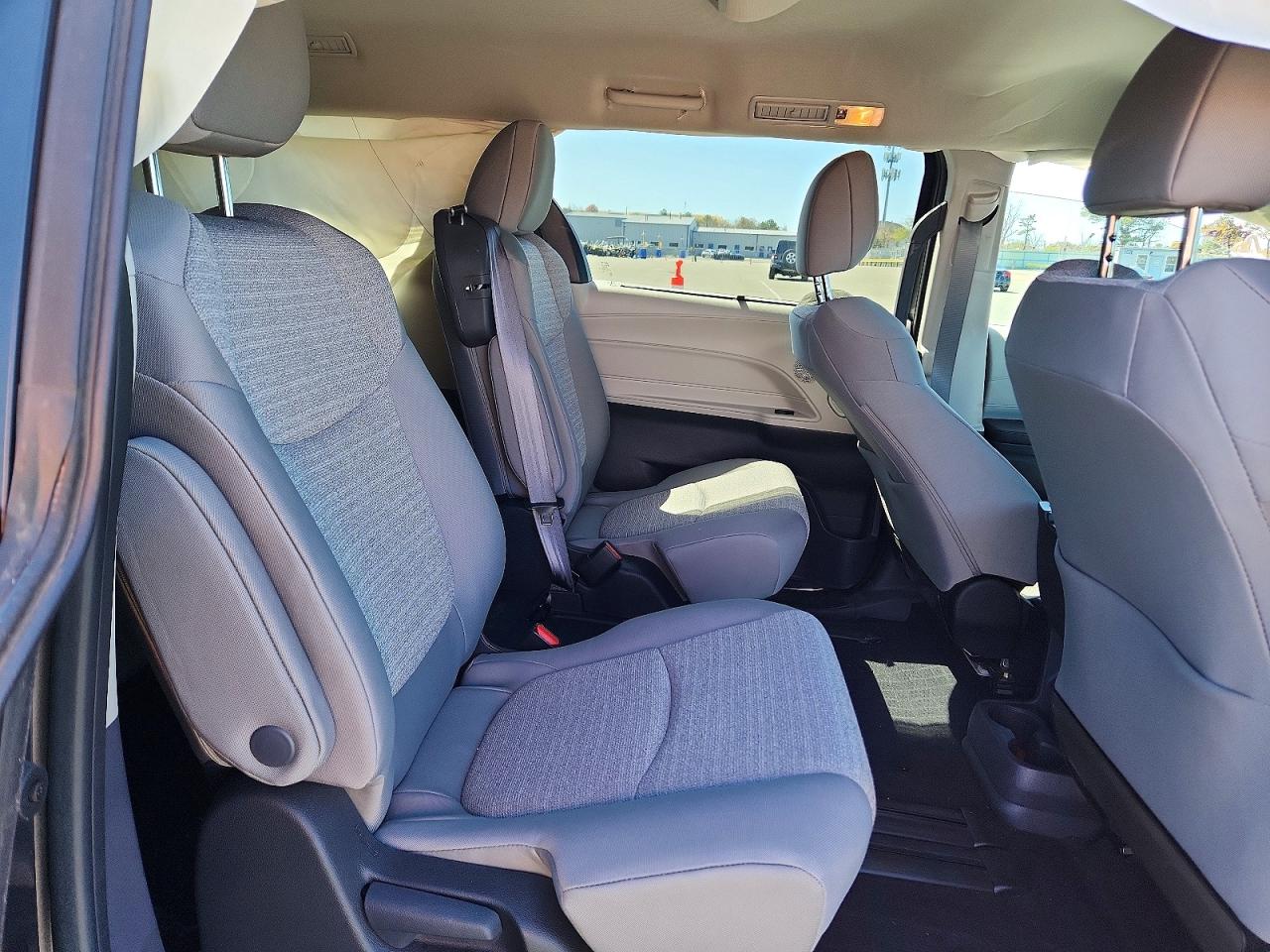 2024 TOYOTA Sienna VIN 5TDKSKFC7RS128794 photo 11