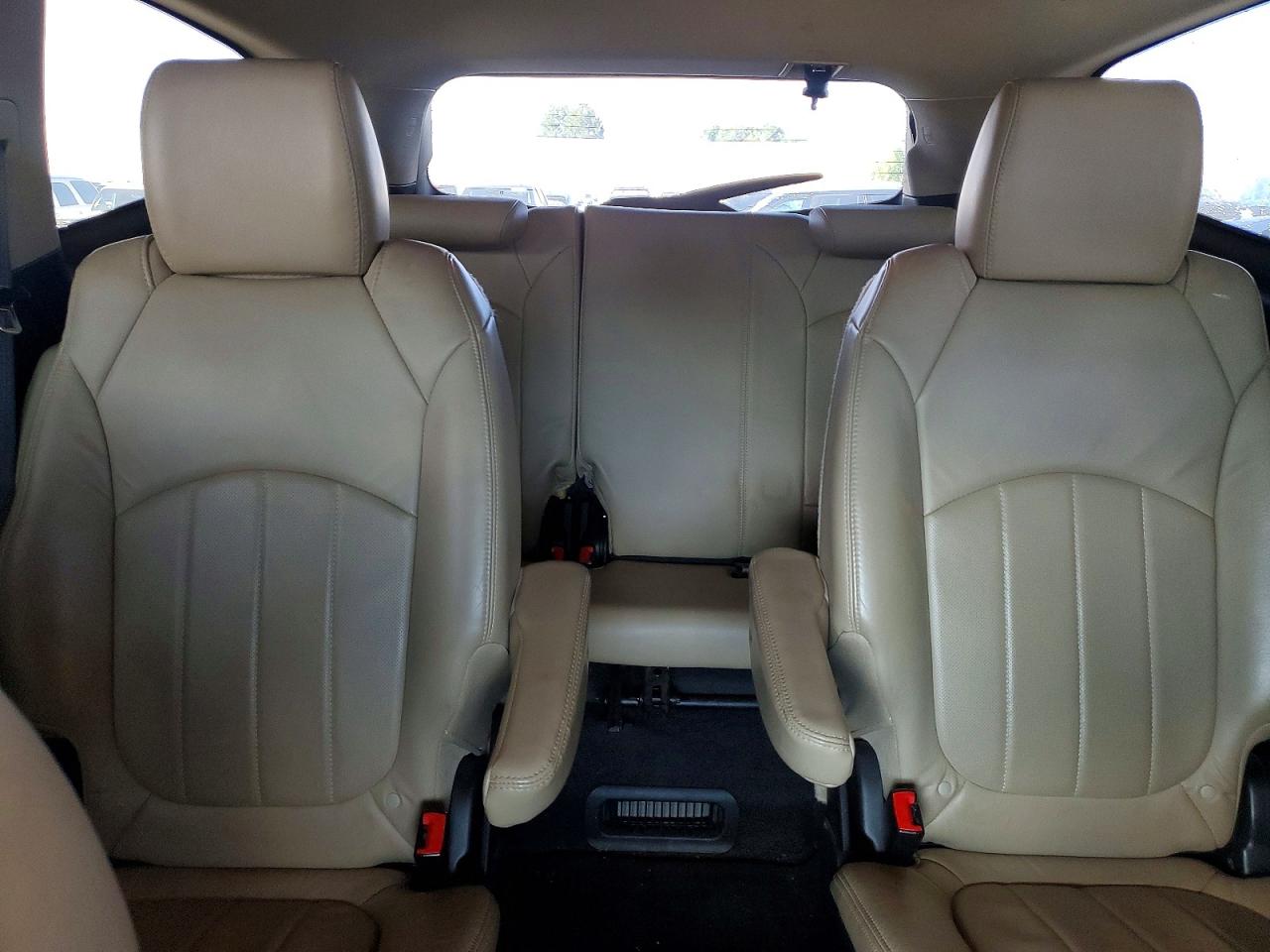 2011 Chevrolet Traverse VIN 1GNKVLED6BJ215149 photo 10