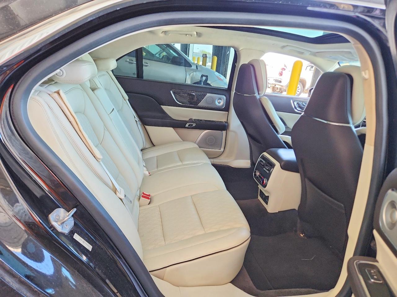 2017 Lincoln Continentl VIN 1LN6L9BC5H5605316 photo 10