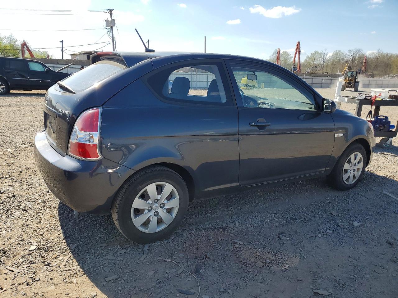 2011 Hyundai Accent VIN KMHCM3AC7BU187188 photo 3