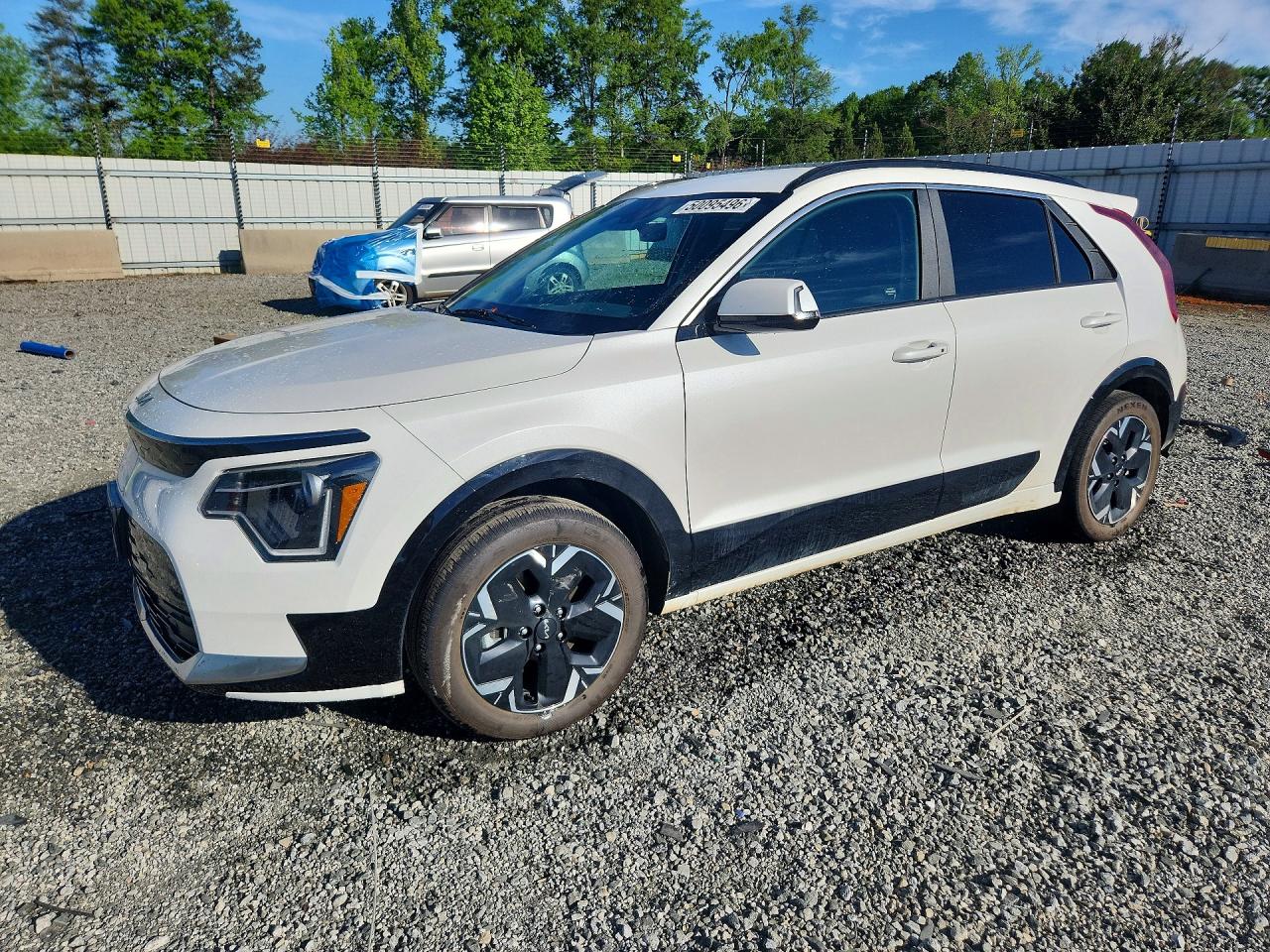 2025 Kia Niro VIN KNDCR3L13S5142390 photo 1
