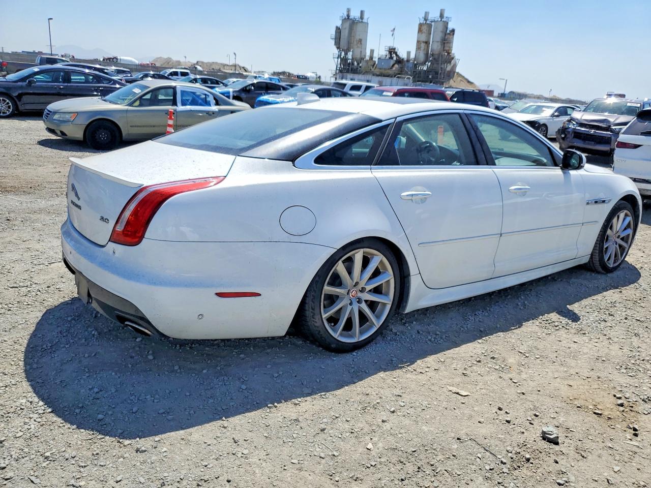 2019 Jaguar Xj VIN SAJWA1C73K8W21518 photo 3