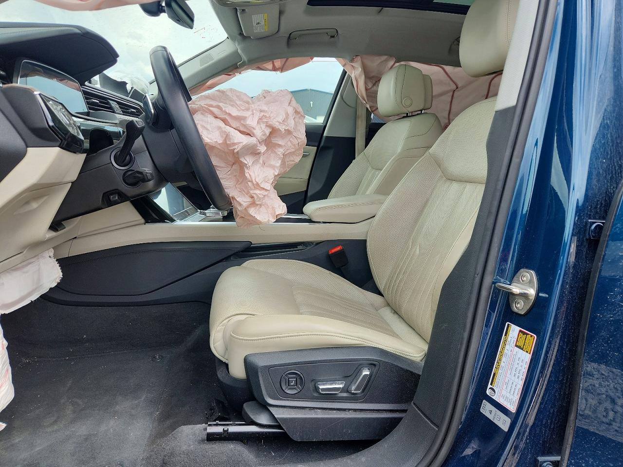 2019 Audi E-tron VIN WA1VAAGE0KB021815 photo 7