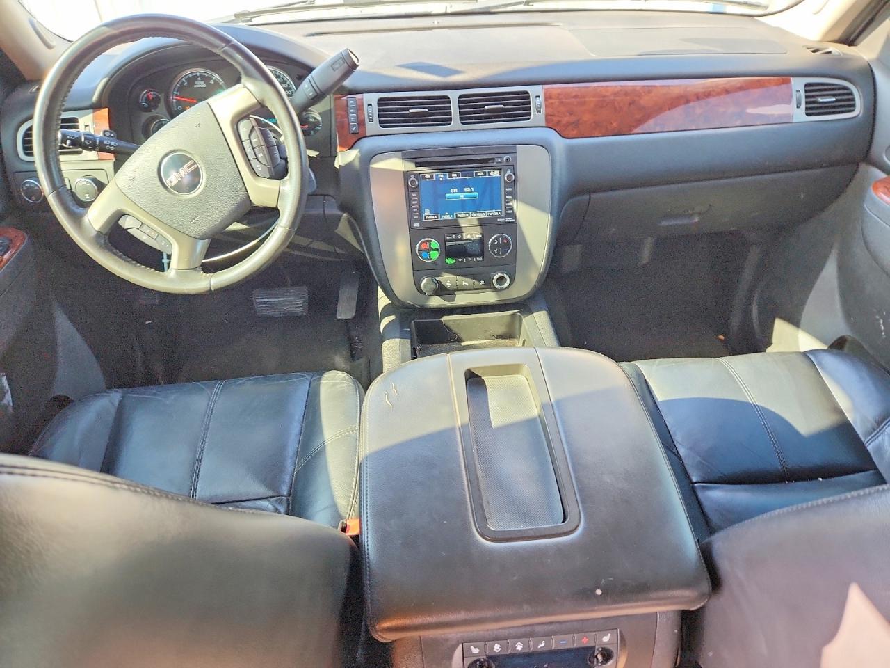 2010 GMC Yukon VIN 1GKUKCE03AR254521 photo 8
