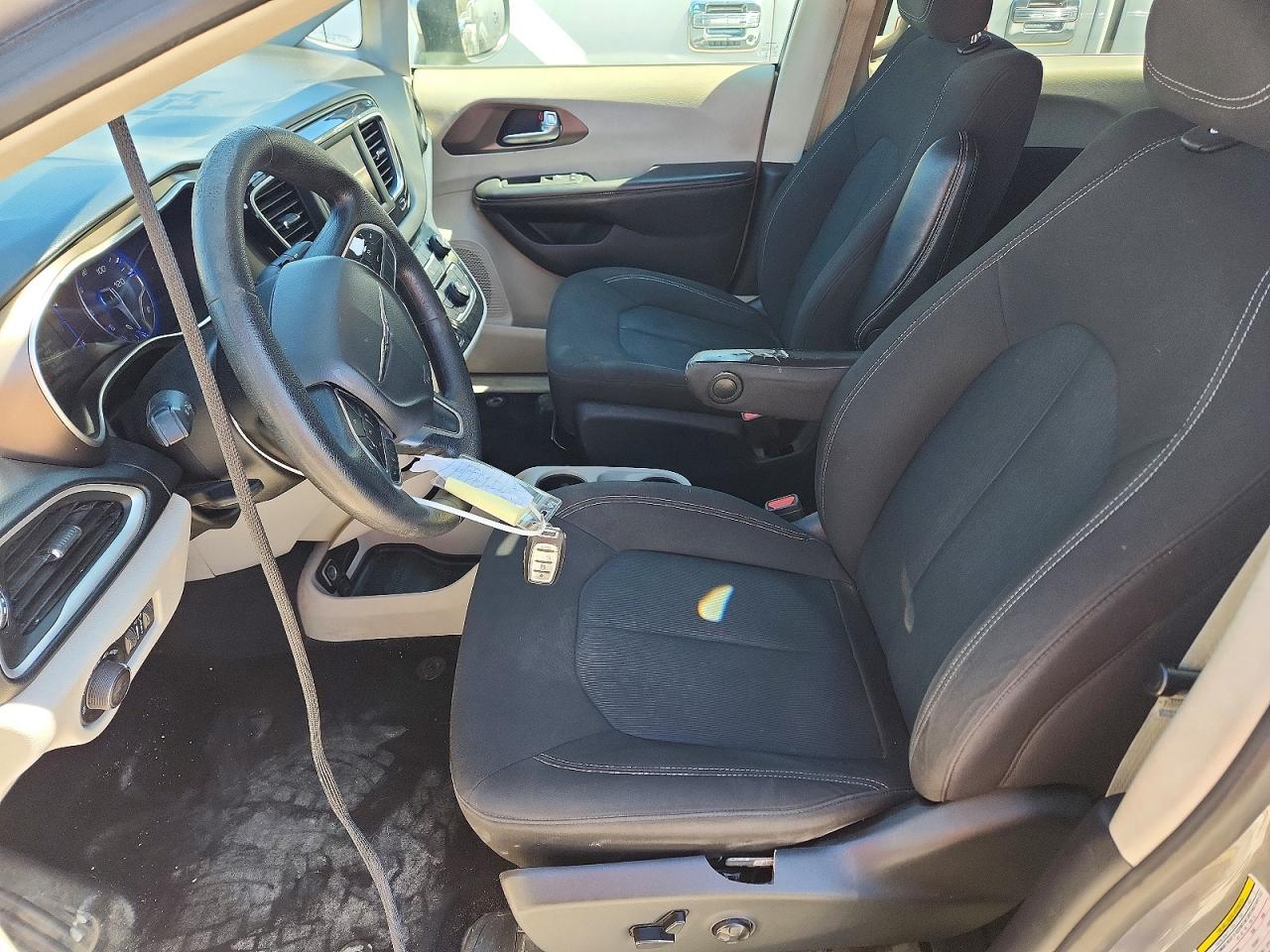 2021 Chrysler Minivan VIN 2C4RC1CG9MR580275 photo 7