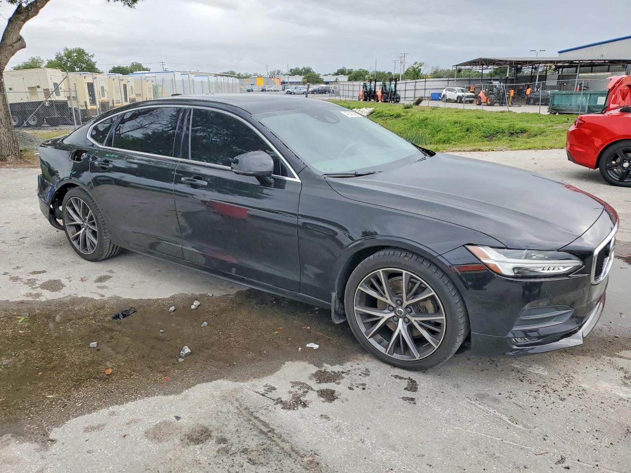 2019 VOLVO S90 VIN LVY102AK0KP078944 photo 4