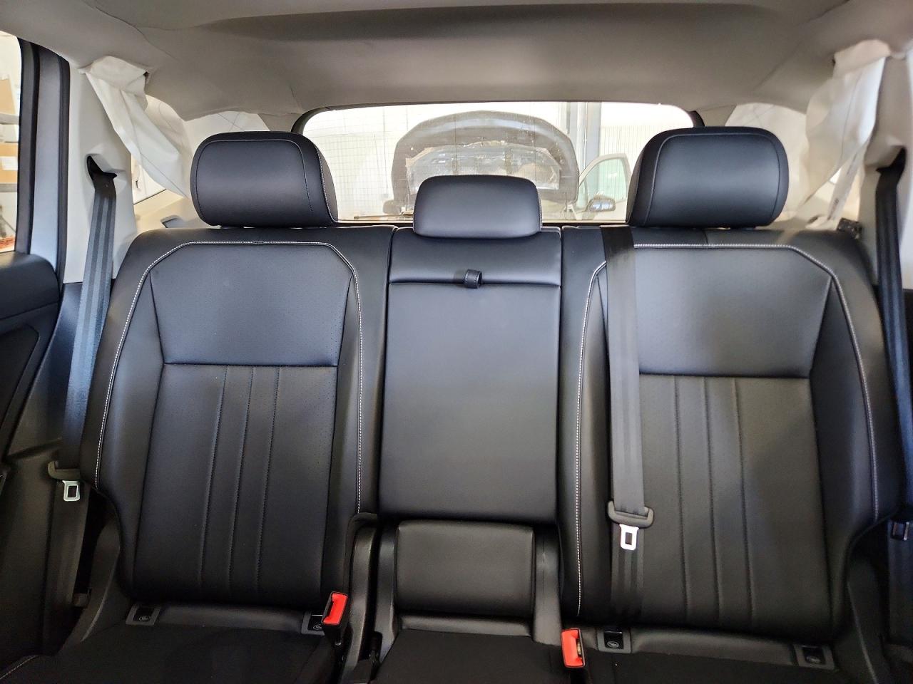 2022 Volkswagen Tiguan VIN 3VV2B7AX7NM087800 photo 10