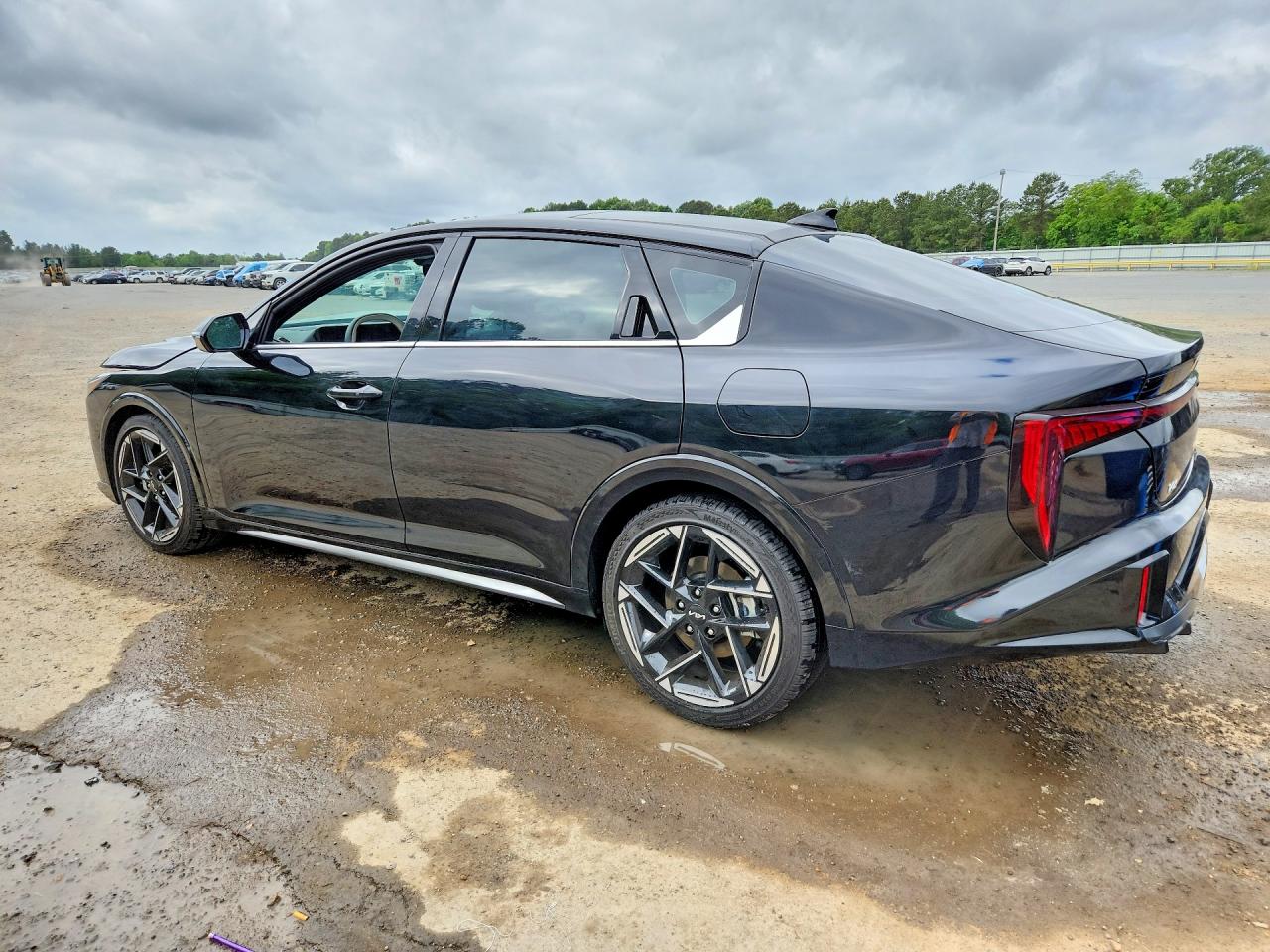 2025 Kia K4 VIN 3KPFW4DE7SE247452 photo 2