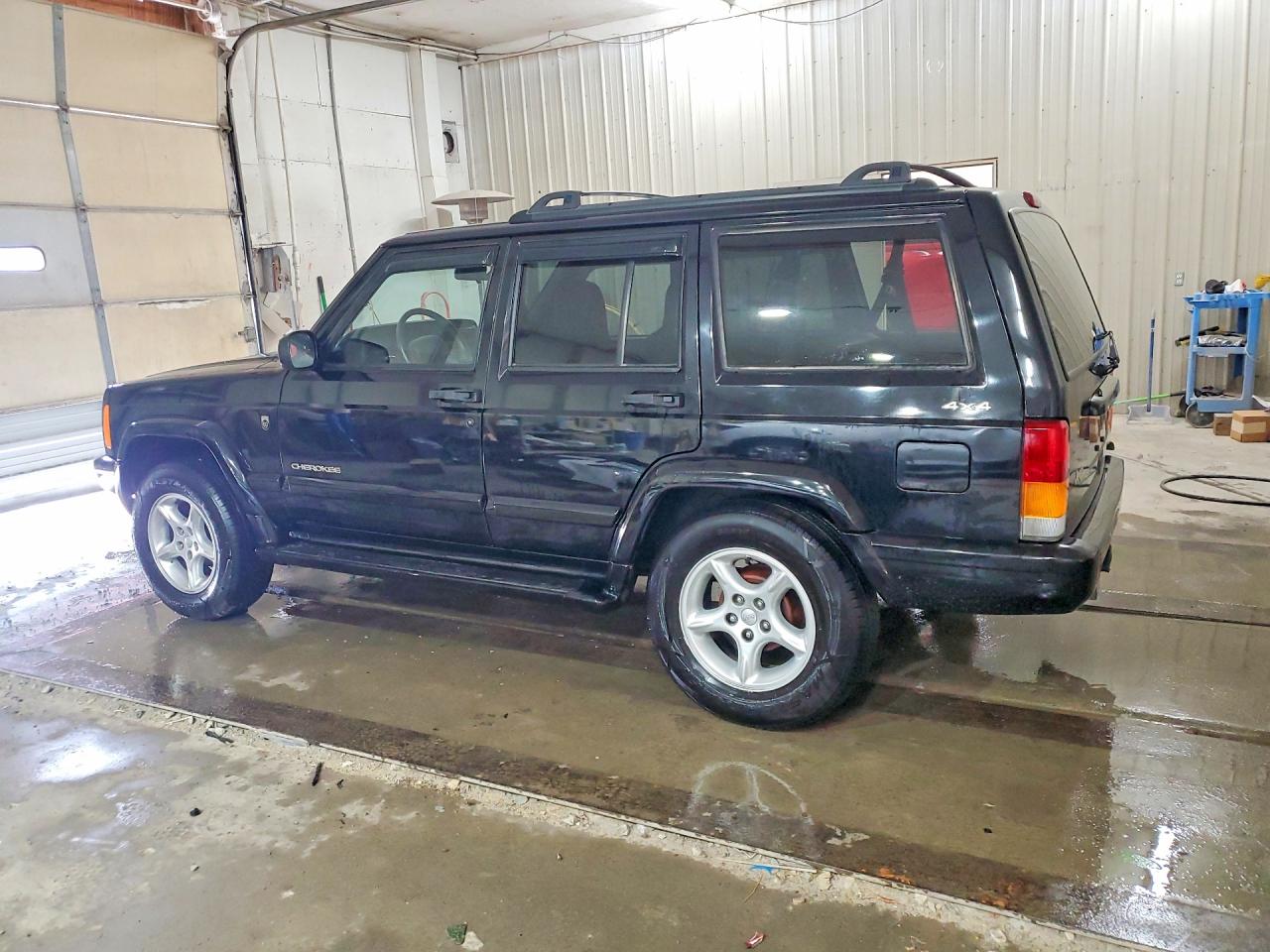 2001 Jeep Cherokee VIN 1J4FF48S41L608426 photo 2