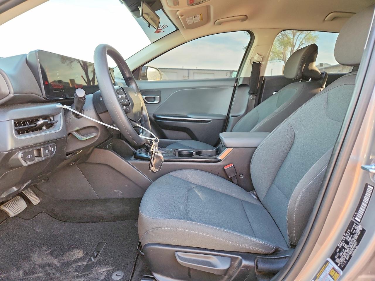2025 KIA All other VIN 3KPFT4DE0SE109020 photo 7