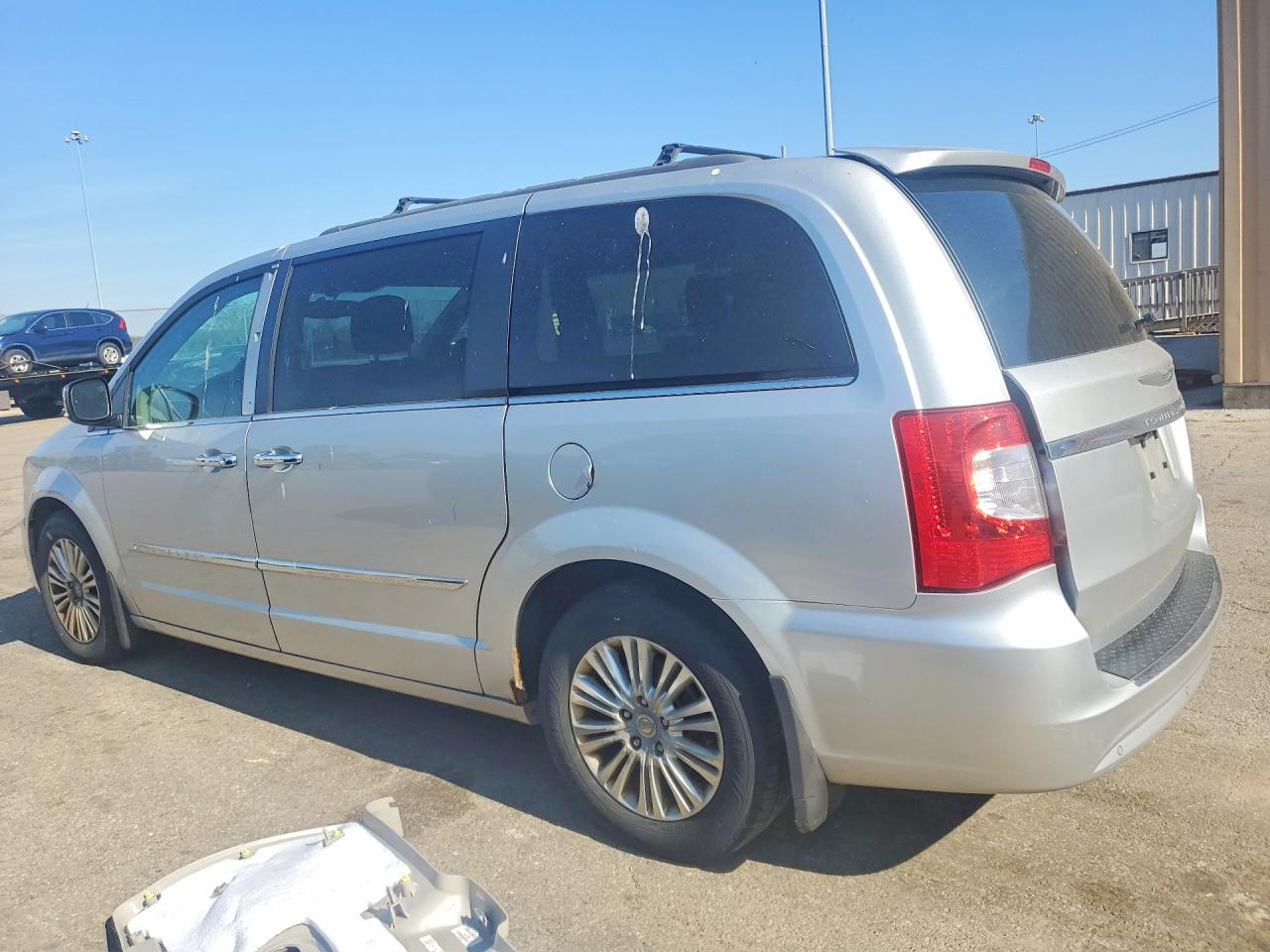 2011 Chrysler Minivan VIN 2A4RR8DGXBR779882 photo 2
