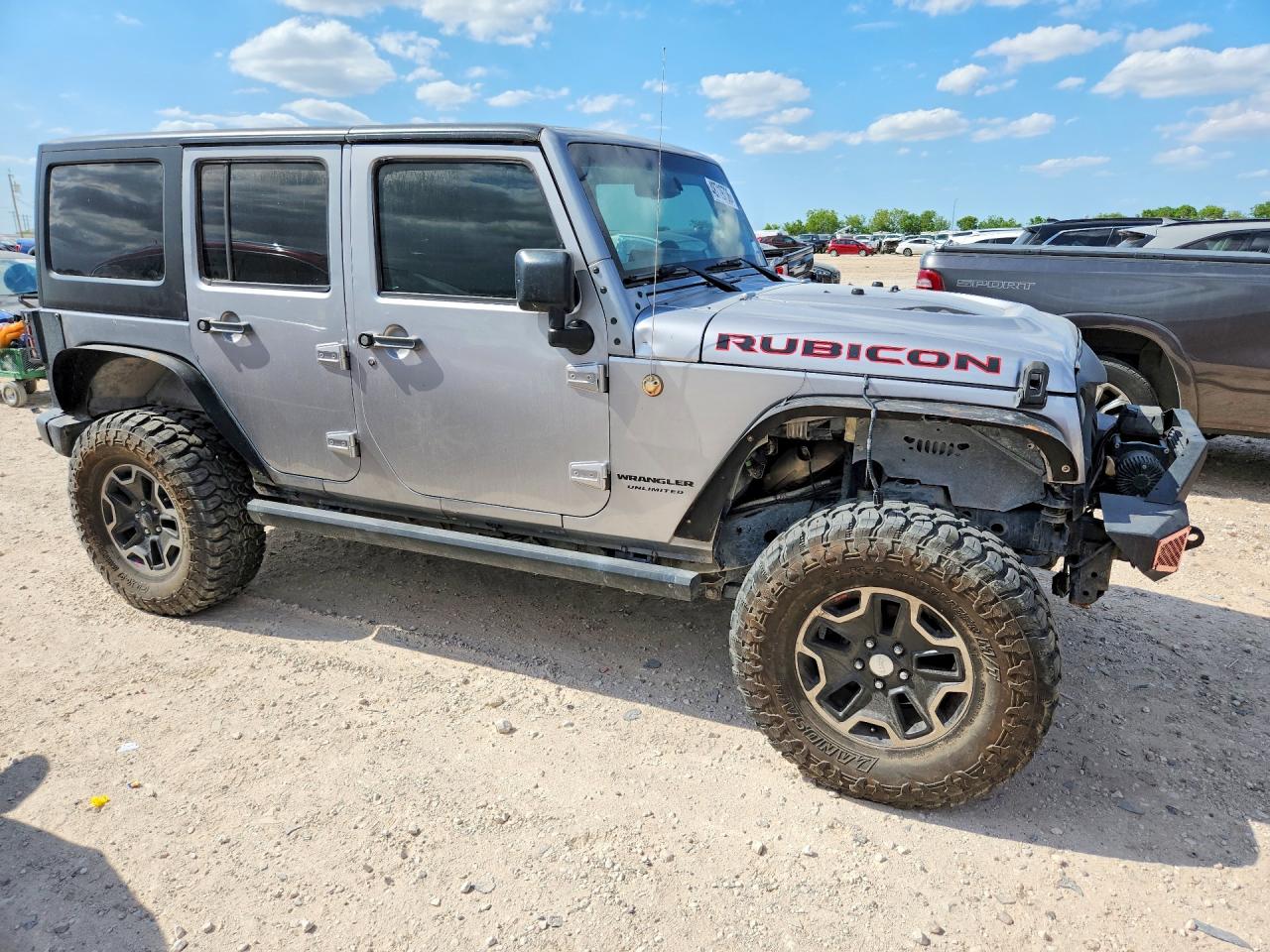 2017 Jeep Wrangler / VIN 1C4BJWFG2HL528615 photo 4