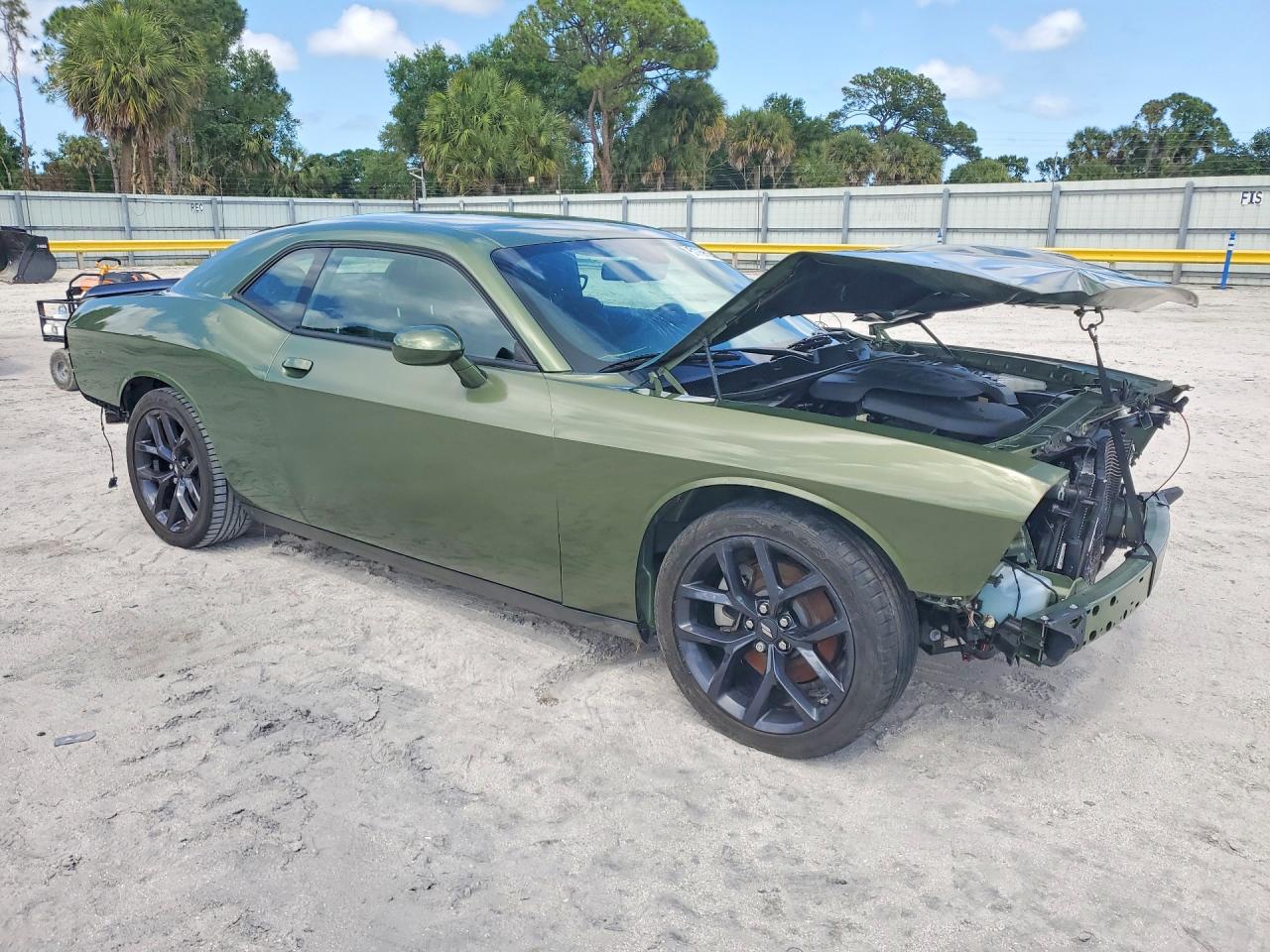 2023 Dodge Challenger VIN 2C3CDZJG1PH582413 photo 4