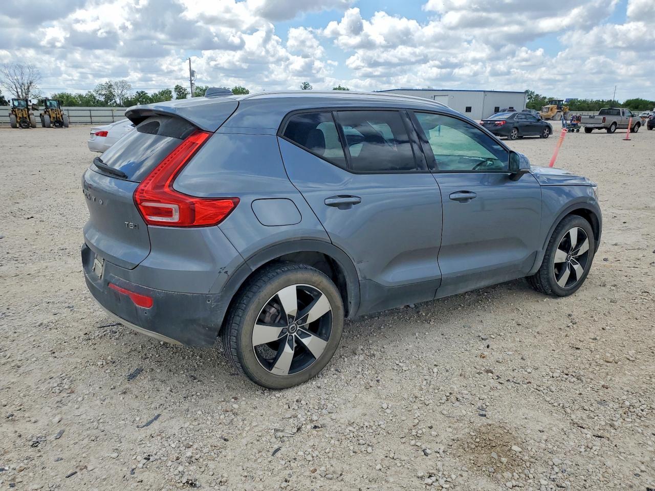2019 Volvo Xc40 VIN YV4162UK0K2110853 photo 3