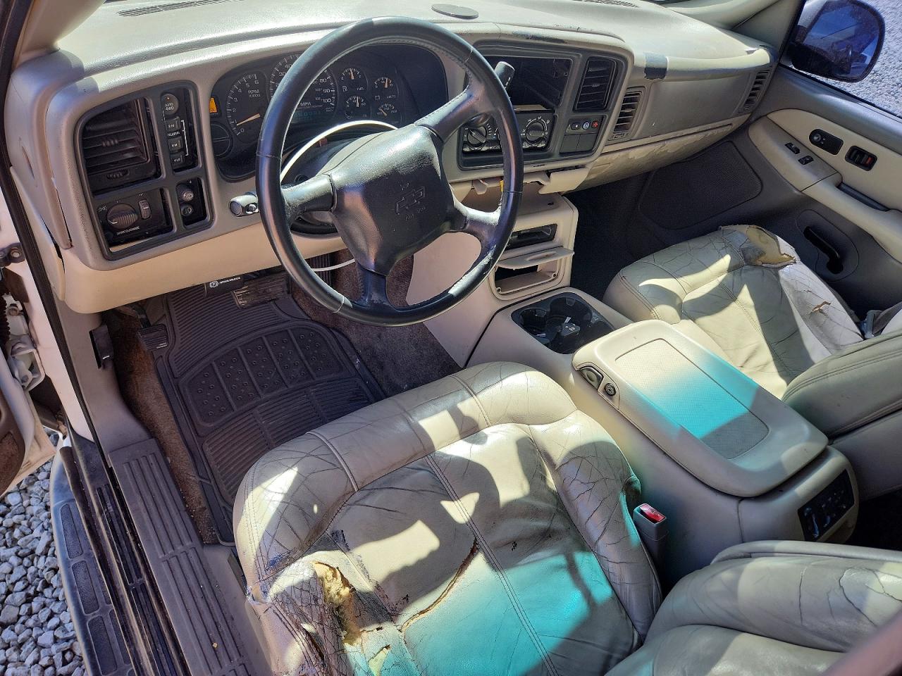 2002 CHEV Tahoe VIN 1GNEK13TX2R166334 photo 8