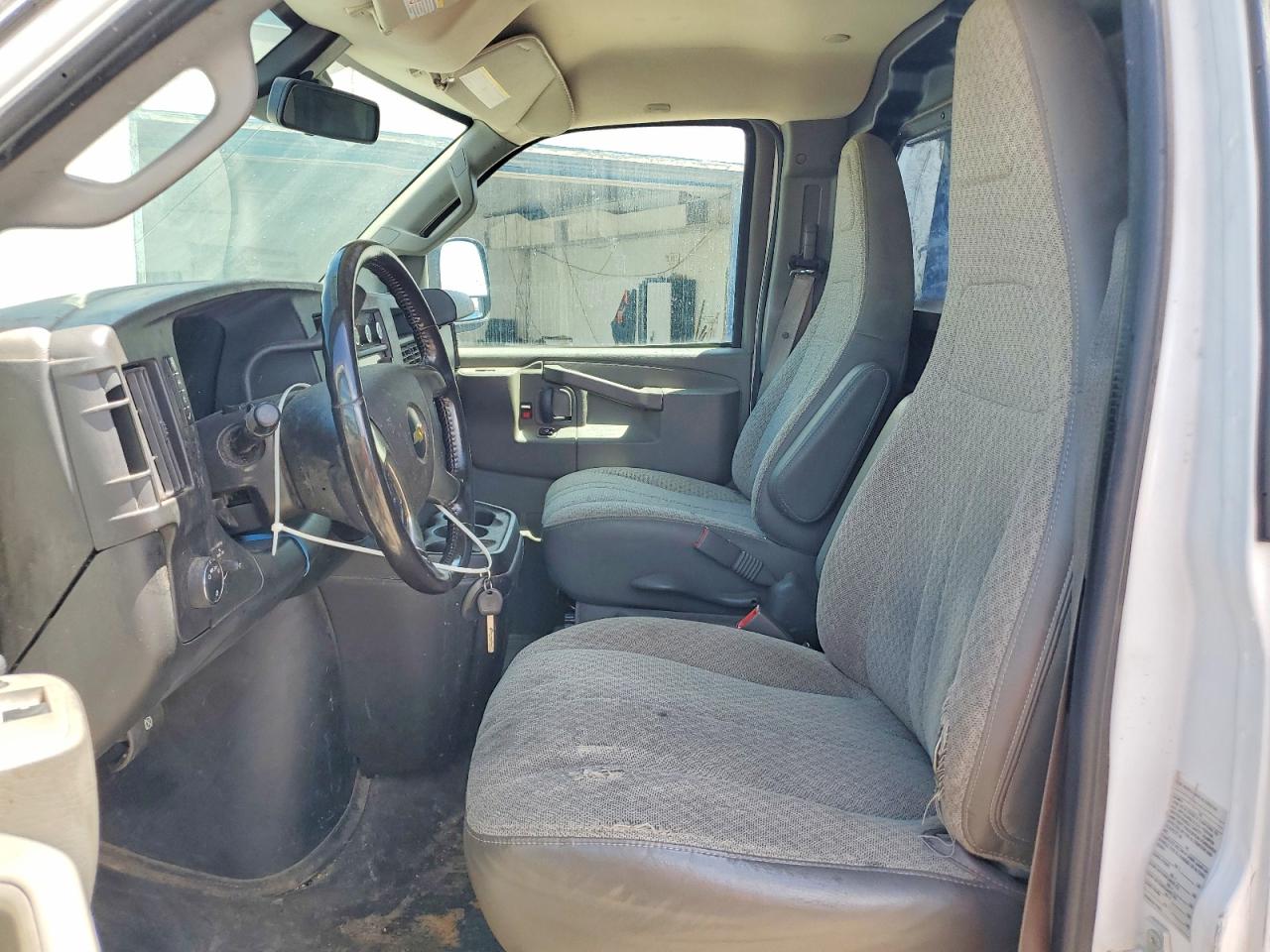 2019 CHEV Express VIN 1GCWGAFPXK1372099 photo 7