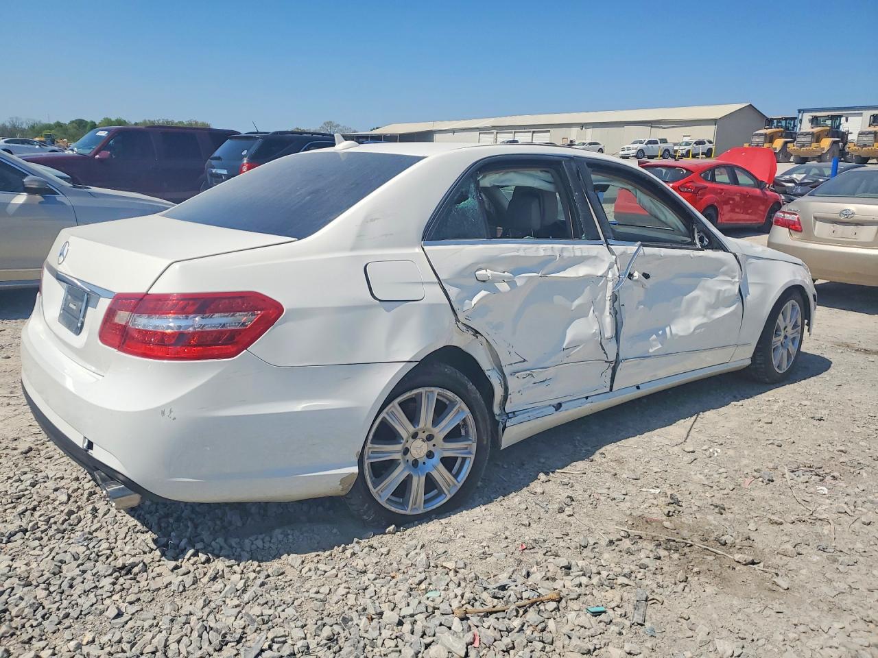 2013 Mercedes-Benz E-class VIN WDDHF5KB7DA685309 photo 3