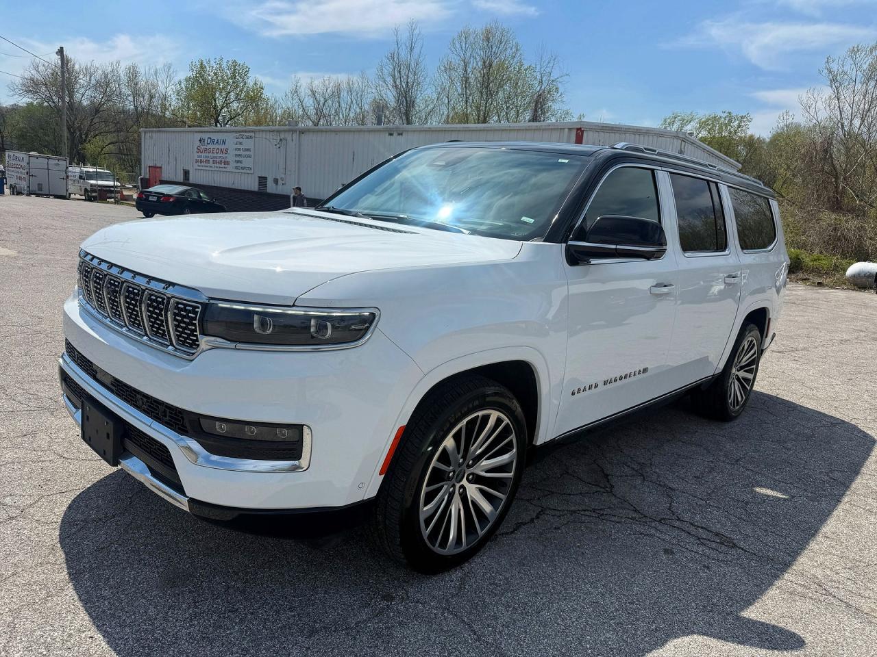 2024 Jeep Grand wago VIN 1C4SJSGP9RS184795 photo 2