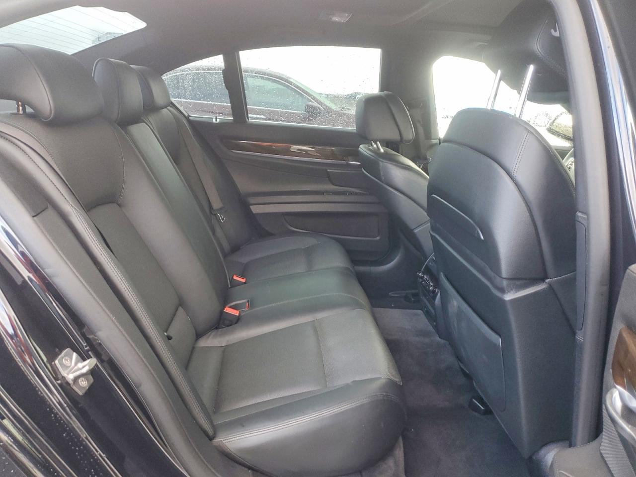 2011 BMW 7 series VIN WBAKA8C5XBCY36599 photo 10