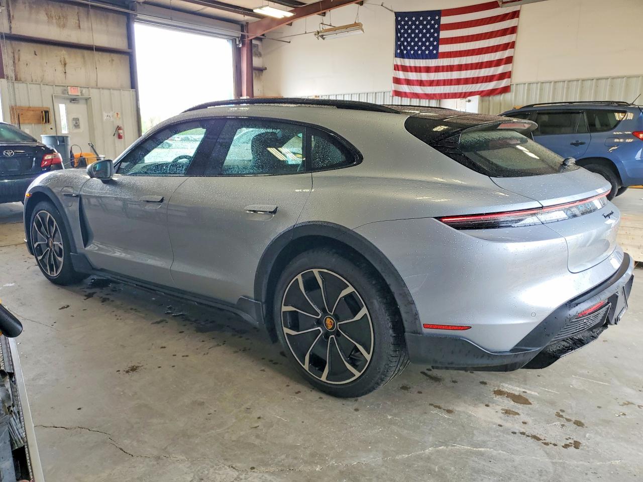 2022 Porsche Taycan VIN WP0BA2Y18NSA67149 photo 2
