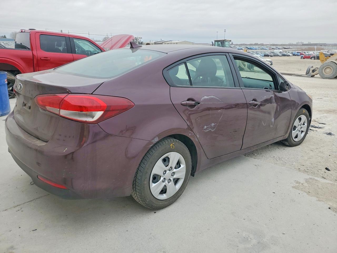 2018 Kia Forte VIN 3KPFK4A79JE269906 photo 3