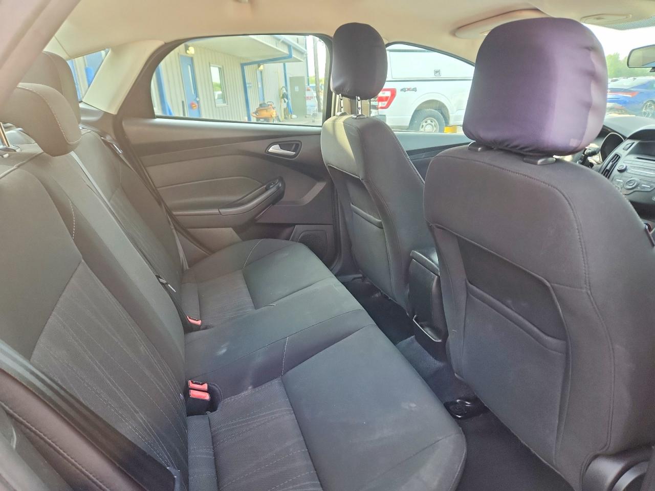 2016 Ford All models VIN 1FADP3F27GL226347 photo 10