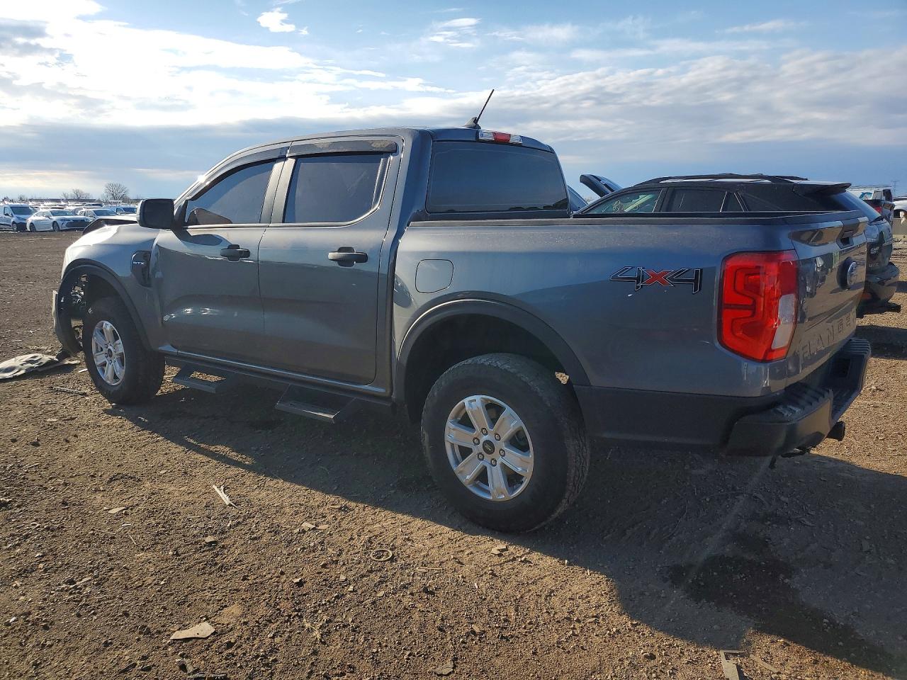 2024 Ford Ranger VIN 1FTER4PH3RLE52051 photo 2