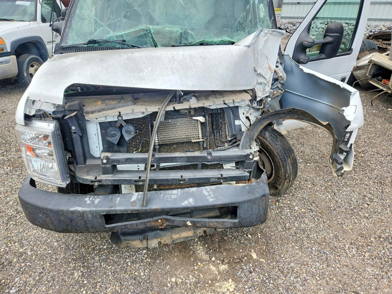2019 Ford Econoline VIN 1FDWE3FS8KDC32925 photo 11