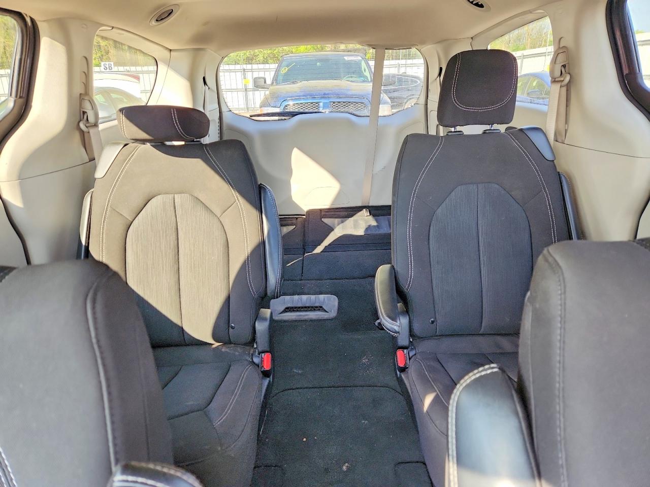 2023 Chrysler Minivan VIN 2C4RC1CG7PR602732 photo 10