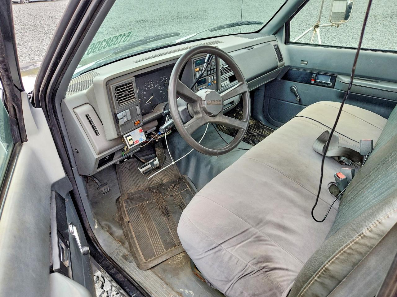 1993 Chevrolet Gmt VIN 1GBKC34F2PJ106555 photo 8