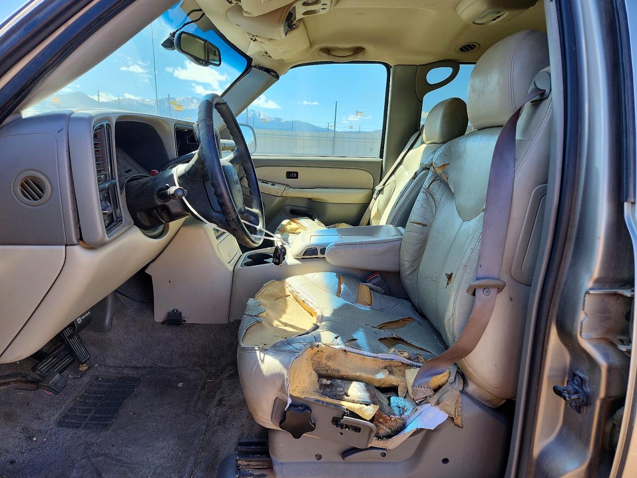 2000 GMC Yukon VIN 3GKEC16T0YG201560 photo 7