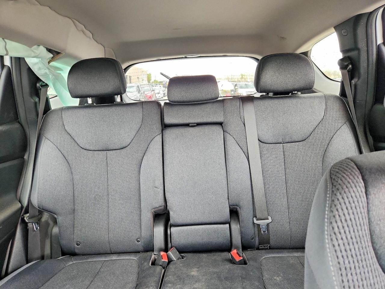 2019 Hyundai Santa fe VIN 5NMS23AD7KH112030 photo 10