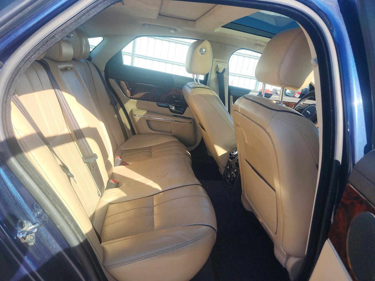 2013 Jaguar Xj VIN SAJWJ1CD7D8V47268 photo 10