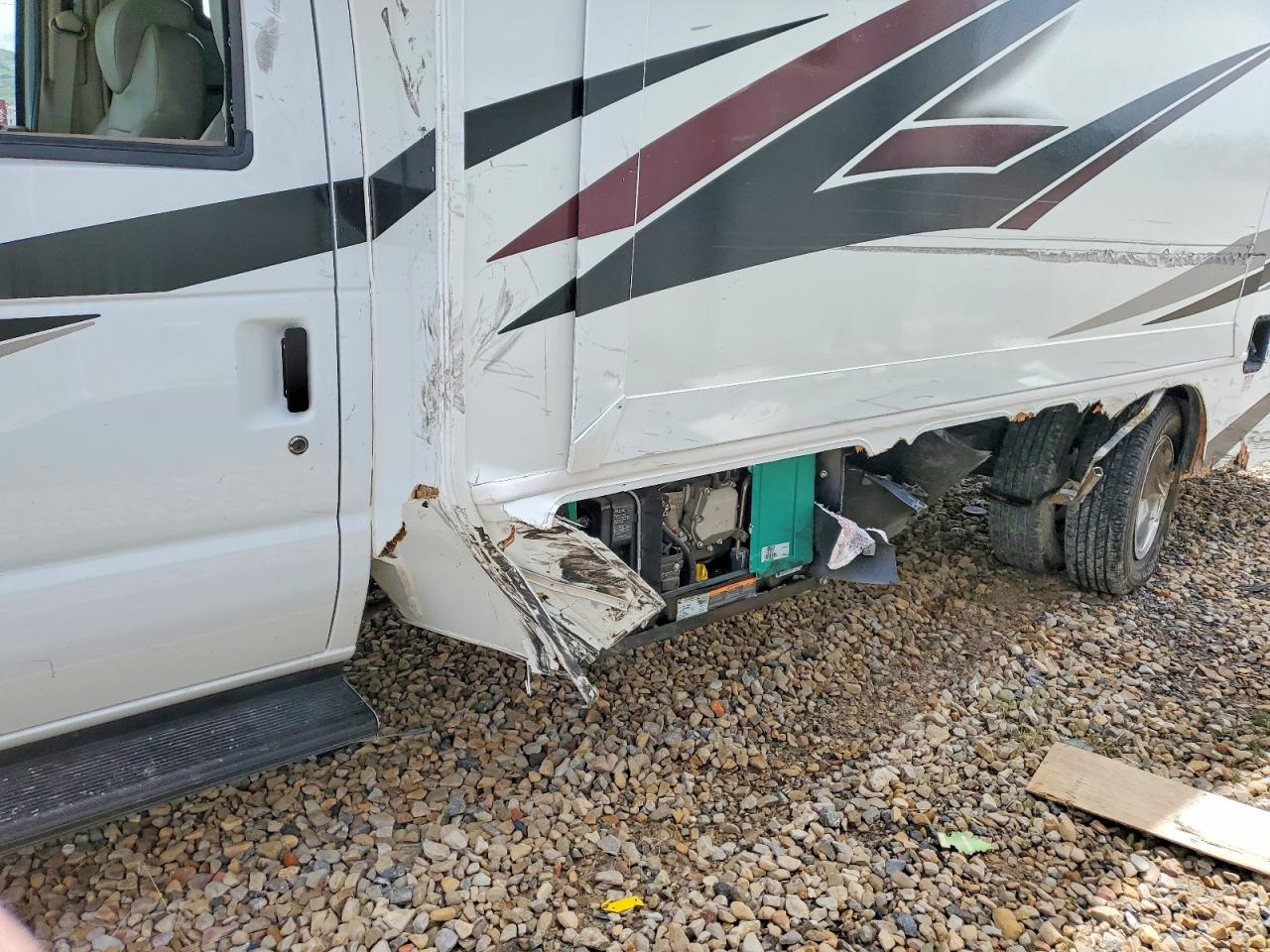 2024 Jayco Econoline VIN 1FDXE4FN9RDD01541 photo 9