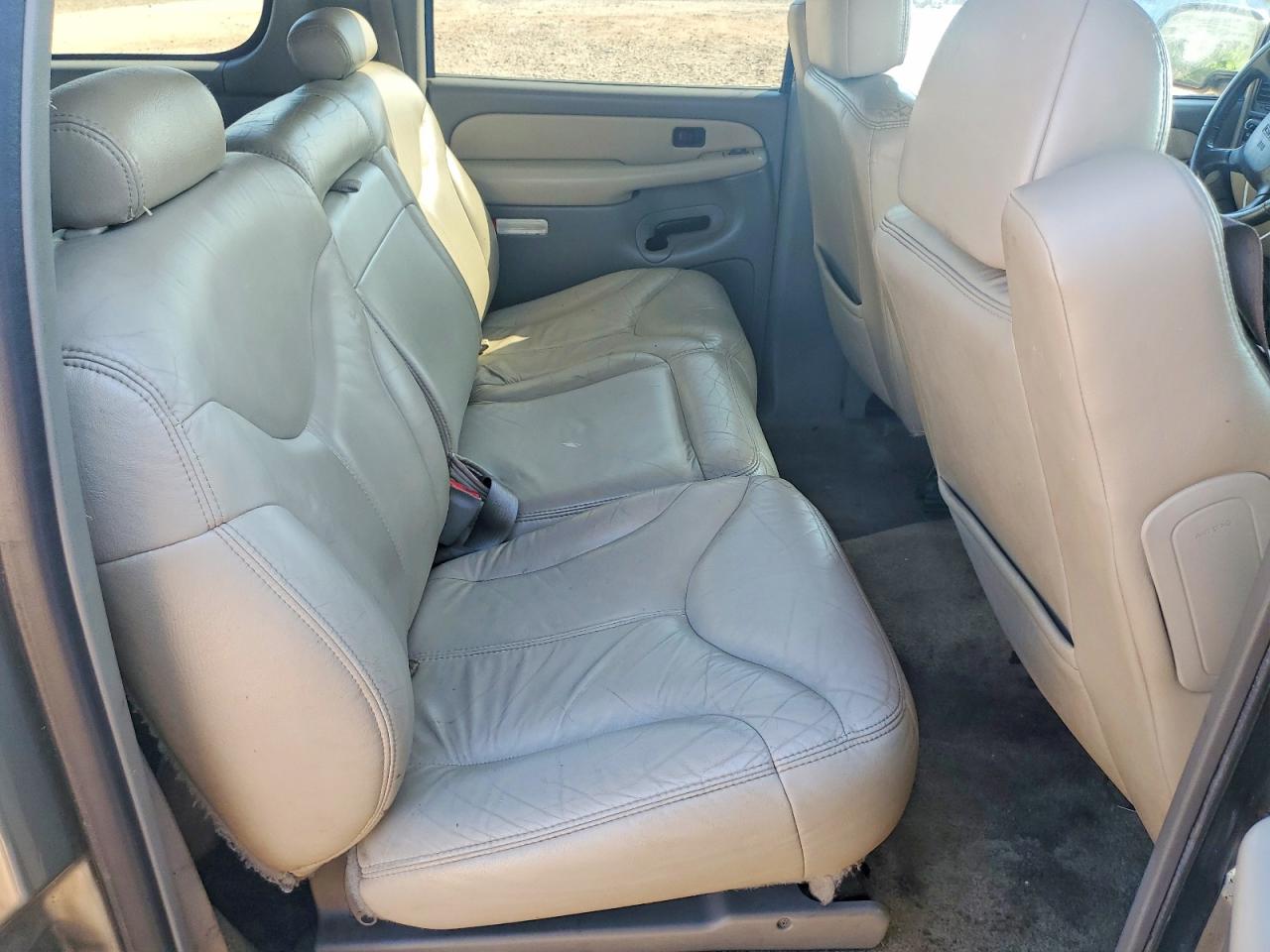 2000 GMC Yukon VIN 3GKFK16T8YG139963 photo 11