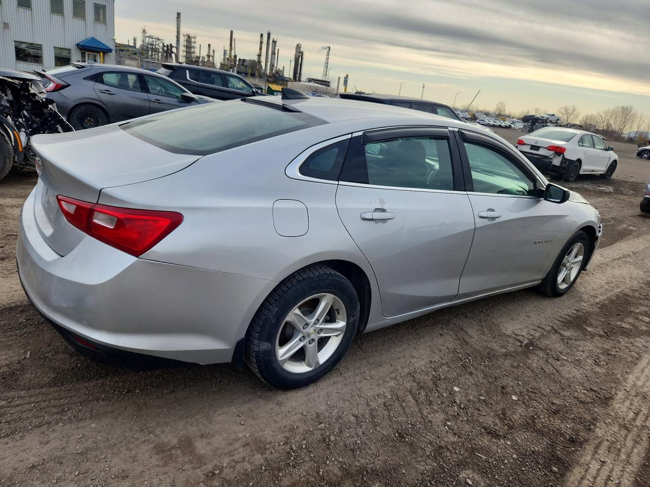 2020 Chevrolet Malibu VIN 1G1ZB5ST5LF025959 photo 3