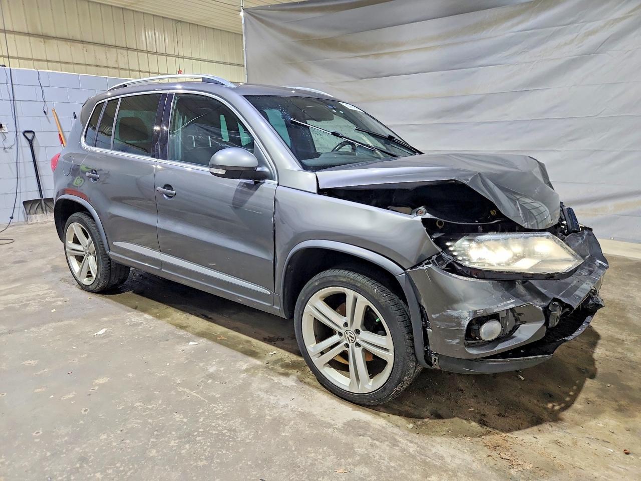 2014 VOLKSWAGEN Tiguan VIN WVGBV3AXXEW058799 photo 4