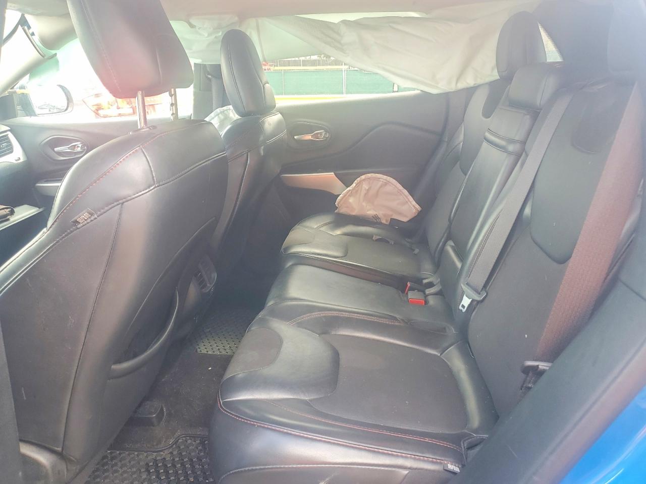 2018 JEEP Cherokee VIN 1C4PJMBX2JD522751 photo 11