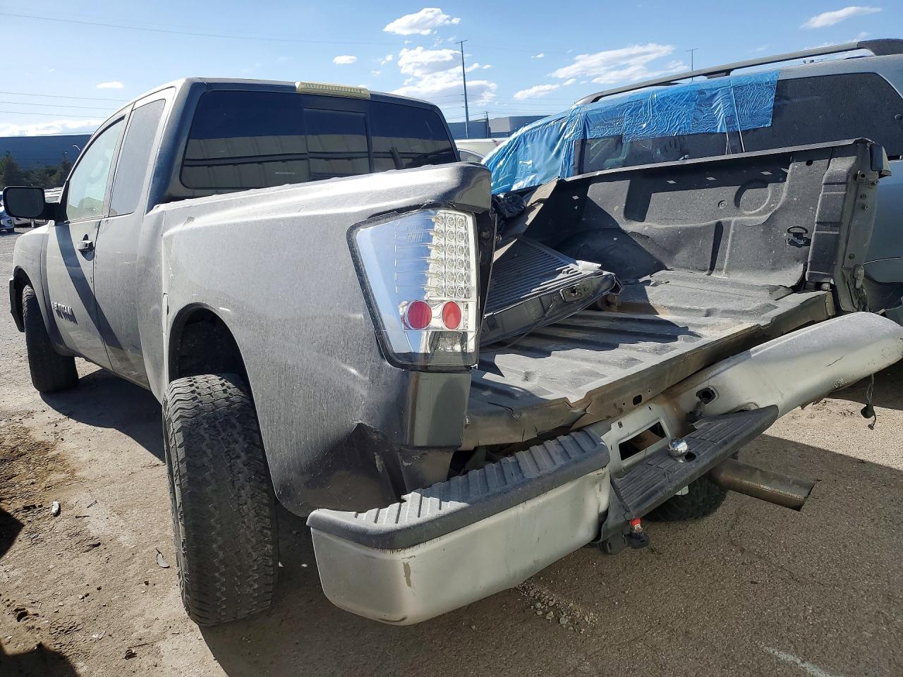 2005 Nissan TITAN VIN 1N6AA06A85N557649 photo 2