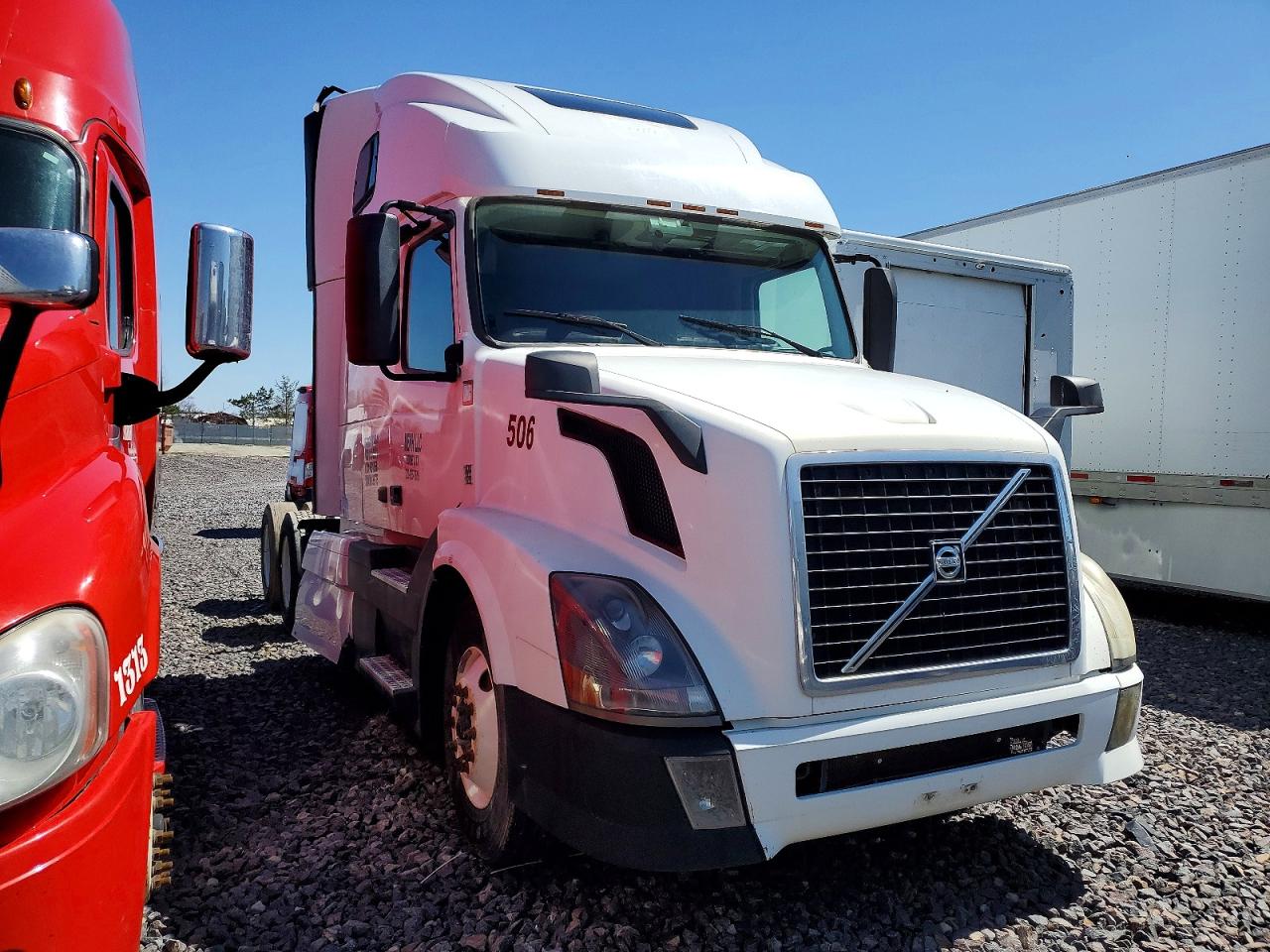 2013 Volvo Vn VIN 4V4NC9EG0DN139775 photo 1