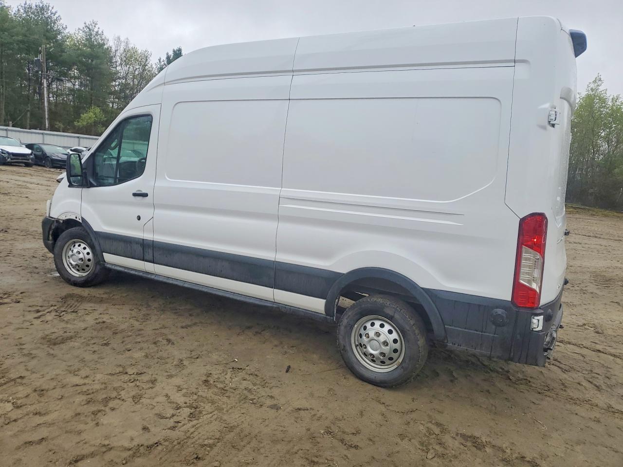 2025 Ford Transit VIN 1FTBR2X88SKB11635 photo 2