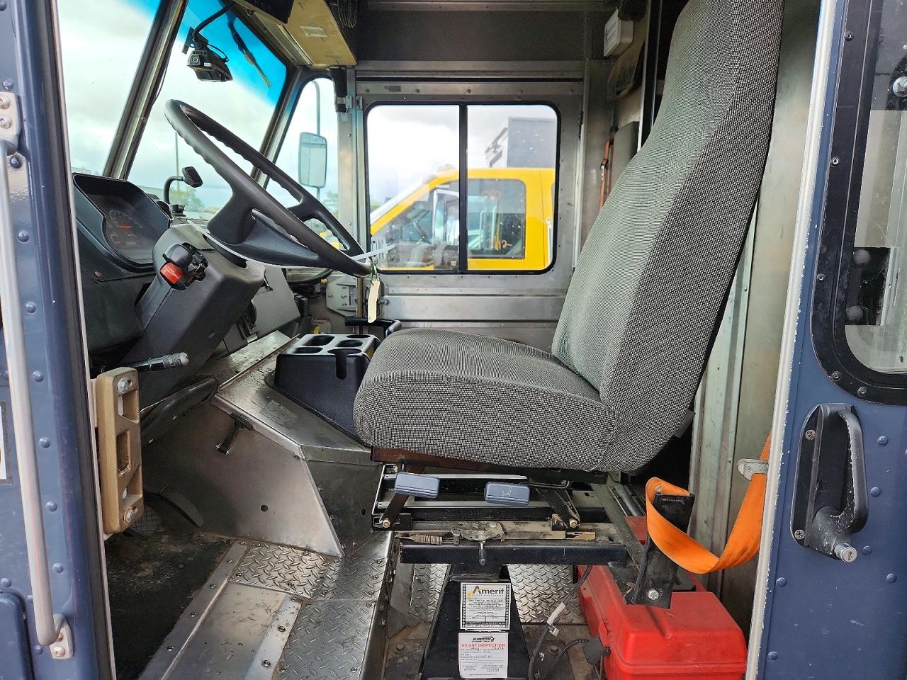 2021 FREIGHTLINER All other VIN 4UZAC2EA8MCMM9127 photo 7