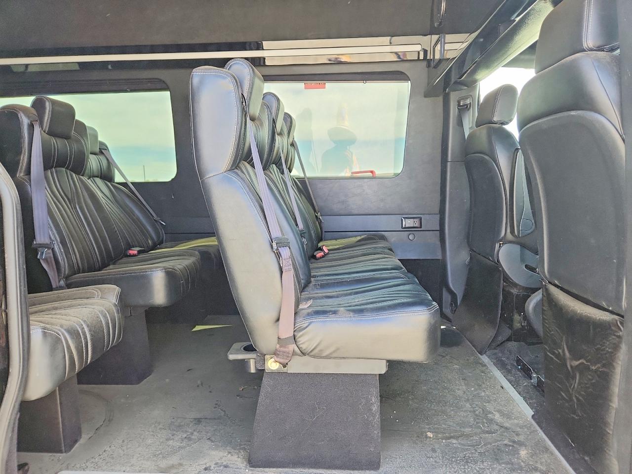 2019 Mercedes-Benz Sprinter VIN WDAPF4CD1KT013945 photo 11